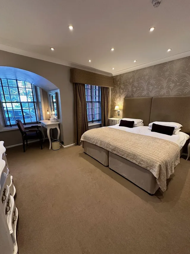 جناح تنفيذي بسرير كينج، Langtry Manor Hotel 1/7