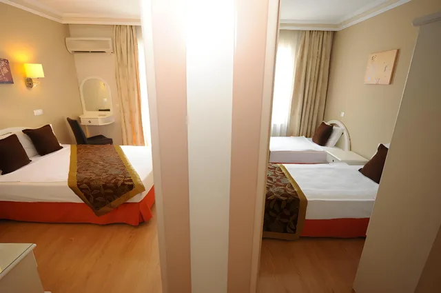 غرفة عائلية بسرير مزدوج وسريرين منفصلين، Suite Laguna 1/1
