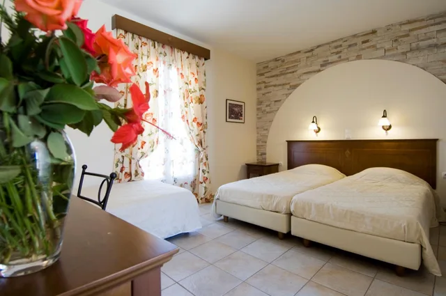 غرفة سوبيريور مزدوجة بإطلالة على البحر، Naxos Palace 2/2