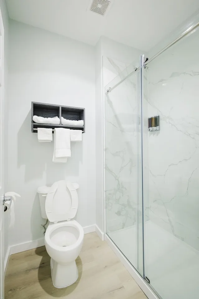 غرفة قياسية بسريرين كوين بمطبخ صغير، Sapphire Inn & Suites- Deer Park 5/7