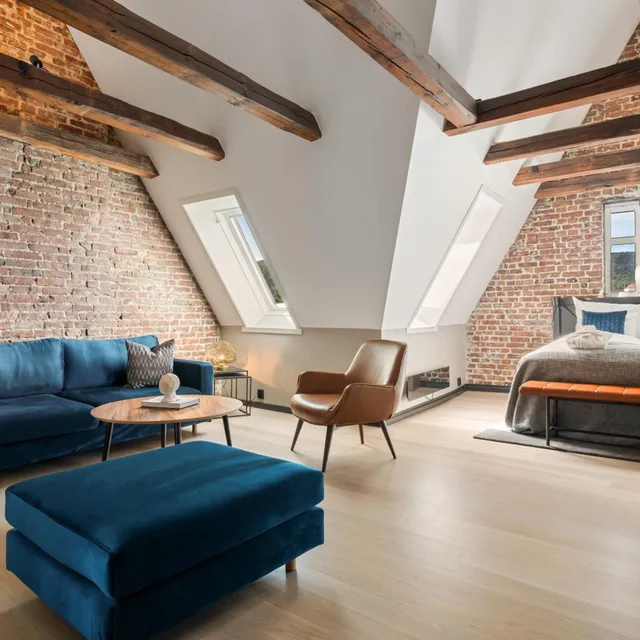 جناح جونيور، Home Hotel Bryggen 5/5