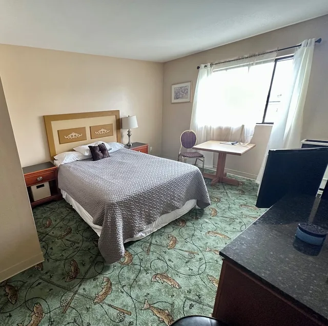 غرفة كومفورت بسرير كوين، Alaska Anglers Inn 1/1