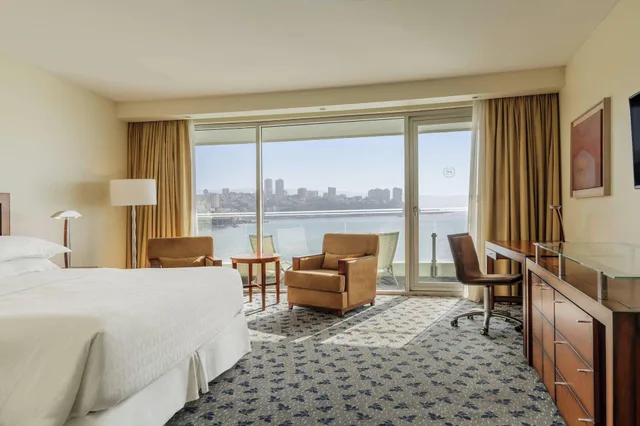 غرفة كلاسيكية بسرير كوين بإطلالة على البحر، Sheraton Miramar Hotel and Convention center 1/2