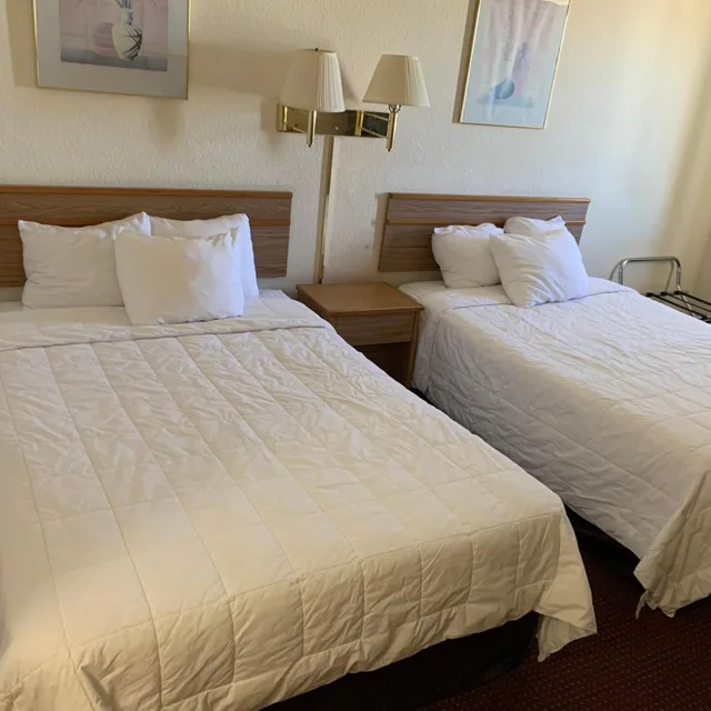 غرفة قياسية بسرير كوين، Plaza Inn Lordsburg 1/3