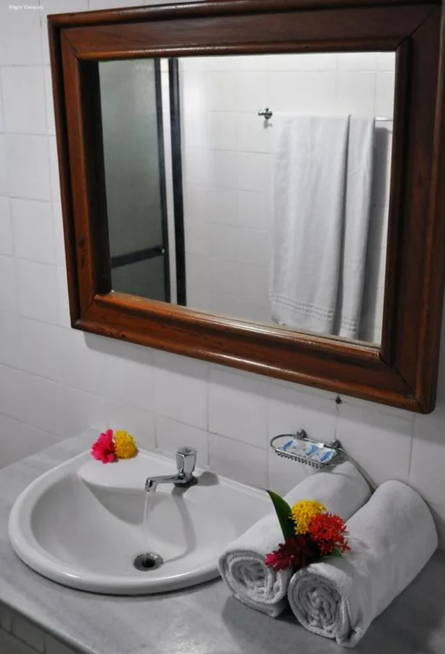 غرفة قياسية بسرير مزدوج وسريرين منفصلين، Rede Andrade Estrela Centro Hotel 8/8