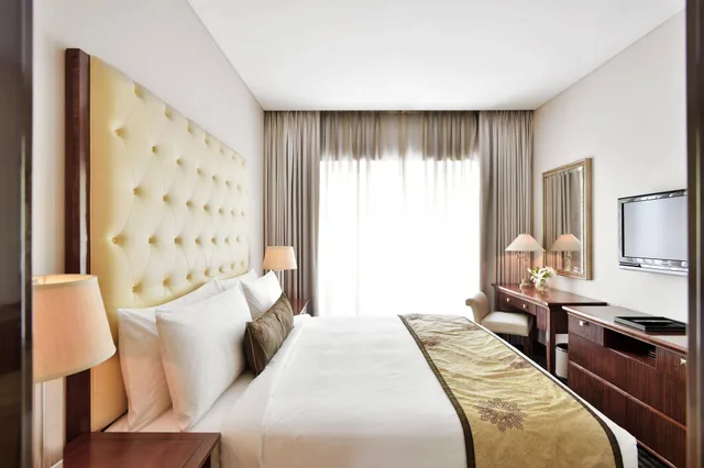 1 Bedroom, Residential, Suite, King Bed, Living Area, Balcony, Kitchenette، Marriott Suites Pune 1/9
