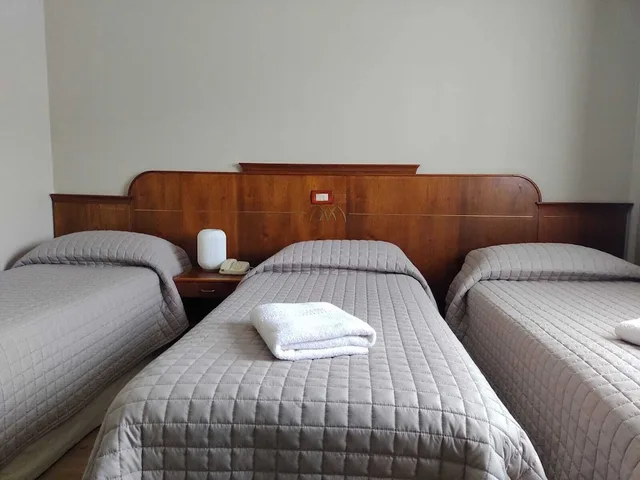غرفة قياسية ثلاثية بثلاثة أسرّة، HOTEL PICOS DEL SUR 3/4