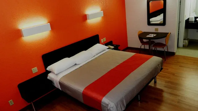 غرفة بسرير كوين لغير المدخنين، Motel6 Oklahoma City, OK - Airport East 4/10
