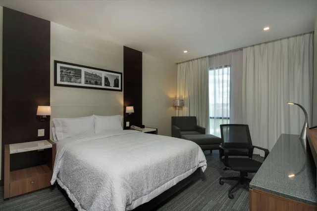 غرفة بإطلالة على البحيرة، Hampton Inn And Suites San Luis Potosi Slp 1/1