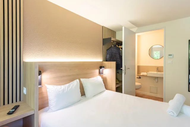 Comfort, Double Bed, Premiere Classe Toulon - La Seyne sur Mer 1/4