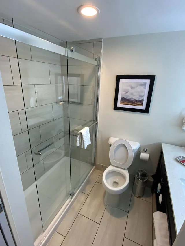غرفة قياسية بسرير كوين بمطبخ صغير، Best Western Denver East 6/6