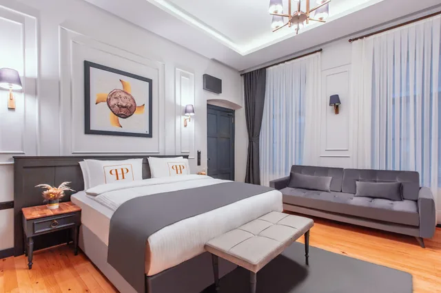 جناح جونيور بسرير كوين مع أريكة، Ferman Port Hotel 5/10