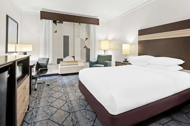 غرفة قياسية بسرير كينج، Best Western Slidell Hotel 2/8
