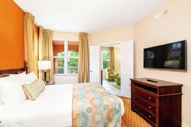 جناح بسرير كوين بإطلالة على الحديقة بغرفة نوم واحدة، Vacation Village At Weston 2/6