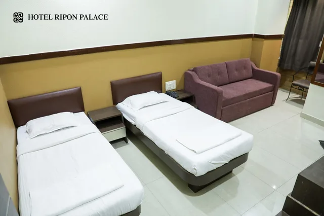 غرفة ديلوكس ثلاثية بسرير مزدوج وسرير فردي، Oyo Rooms Mumbai Central 3/4