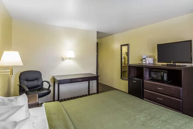 غرفة بسرير كينج، Quality Inn Clovis 4/5