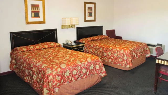 غرفة بسريرين مزدوجين، Budget Host Golden Wheat Motel 1/4