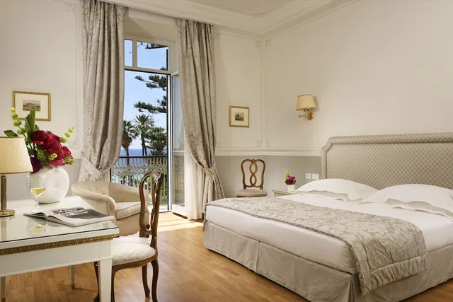 جناح جونيور بسرير مزدوج بإطلالة على البحر، Royal Hotel Sanremo 1/5