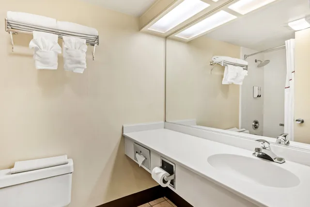 غرفة سوبيريور بسرير كينج، Red Roof Inn Yuba City Bonanza - Marysville 3/3
