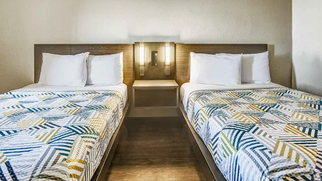 Room, 2 Double Beds, Motel6 Amarillo, TX - Airport 4/6