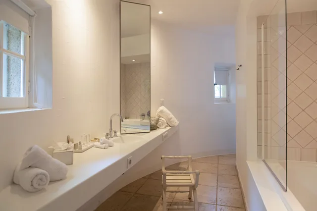 Tower, Deluxe, King Bed, Garden View, Terrace، La Bastide D Antoine 5/6