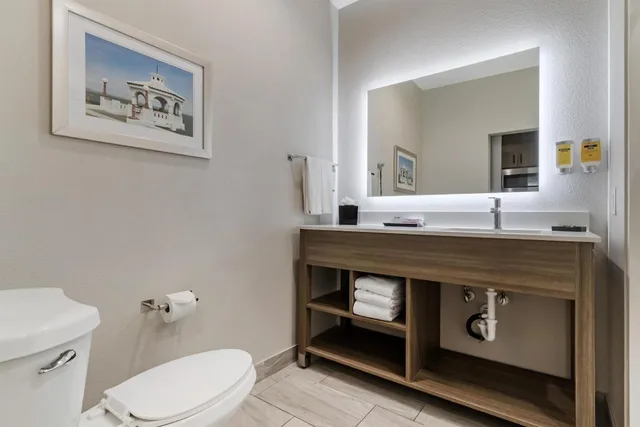 Room, King Bed, Sofa, Executive Residency By Best Western Corpus Christi 2/3