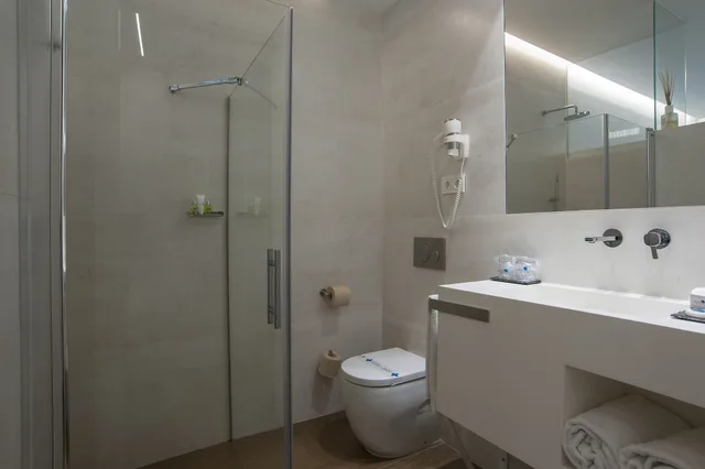 Urban, Comfort, Queen Bed, Terrace، Hotel SANSEbay 2/2