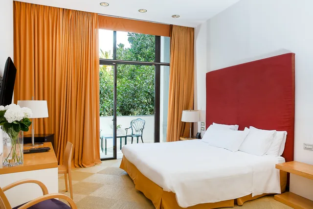 غرفة بإطلالة على الحديقة مفردة بسرير كينج، Hilton Sorrento Palace 1/4