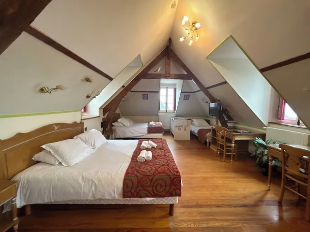 Marina, Family, 2 Double Beds, Panoramic Sea View, Sofa، Hotel De Calais 2/10