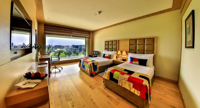 غرفة بريميير بسريرين منفصلين، THE LALIT CHANDIGARH 4/8