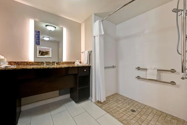جناح بسريرين كوين مع أريكة لذوي الإعاقة، Homewood Suites by Hilton Albuquerque Airport 5/5