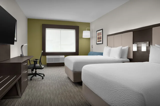 Standard, 2 Queen Beds, Holiday Inn Express & Suites Birmingham - Homewood 5/10
