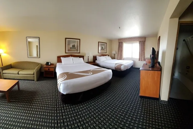 غرفة بسريرين كوين يُسمح فيها بالحيوانات الأليفة في الطابق الأرضي، Quality Inn Cheyenne I-25 South 1/3