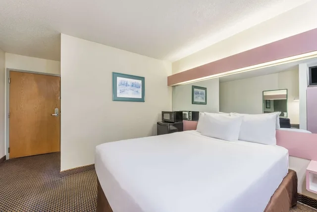 غرفة أساسية بسرير كوين للمدخنين لذوي الإعاقة، Knights Inn Allentown 4/10