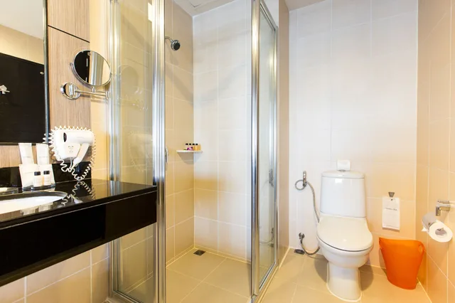 Superior City View, Deevana Plaza Phuket Patong 8/9
