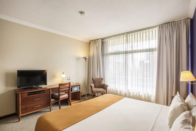 غرفة بزنس بسرير كينج، Hotel Quito by Sercotel 5/9