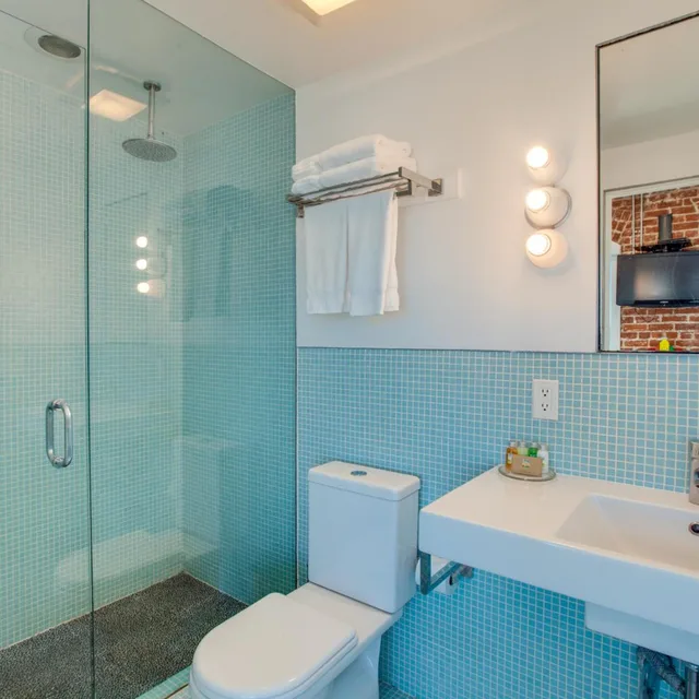 Studio, Suite, Street View، Venice Breeze Suites 3/3