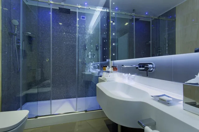 جناح جونيور بسريرين منفصلين مع أريكة، Artemide Hotel 3/3
