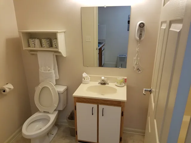 استوديو أساسي بسرير كوين، Affordable Suites of America 1/1