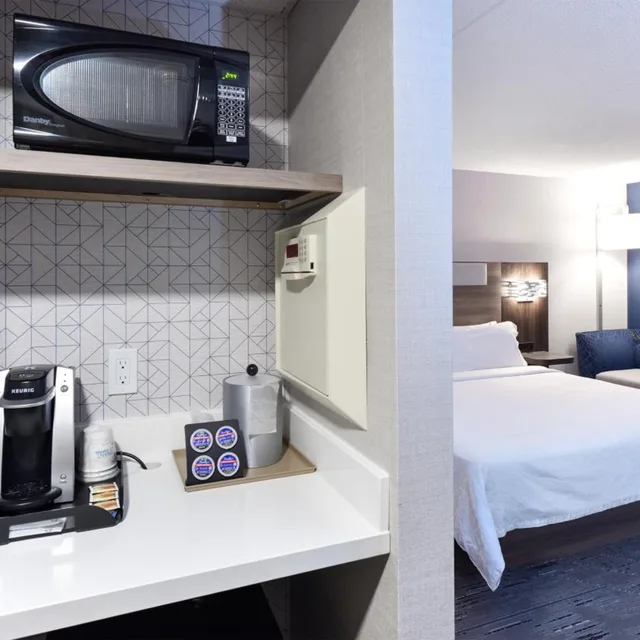 غرفة قياسية بسرير مزدوج، Holiday Inn Express Hotel Suites Waterloo St Jacobs 2/3