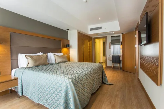 Junior Suite, Double Bed, Sea View, Liberty Kusadasi 1/9