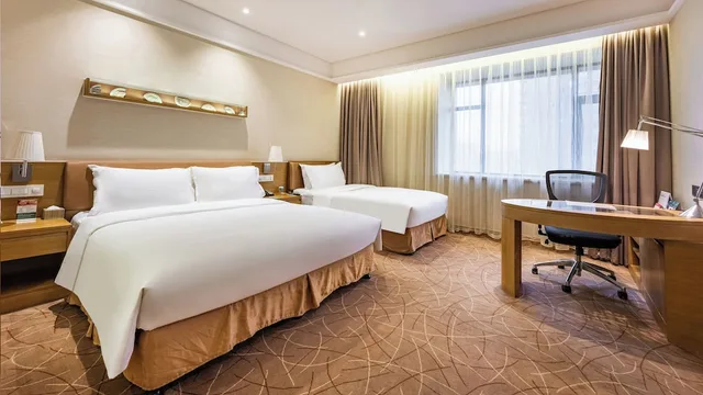 Premium, 1 Double and 1 Single Bed, Club Lounge Access, Lounge Access, Holiday Inn Xian Big Goose Pagoda 5/8