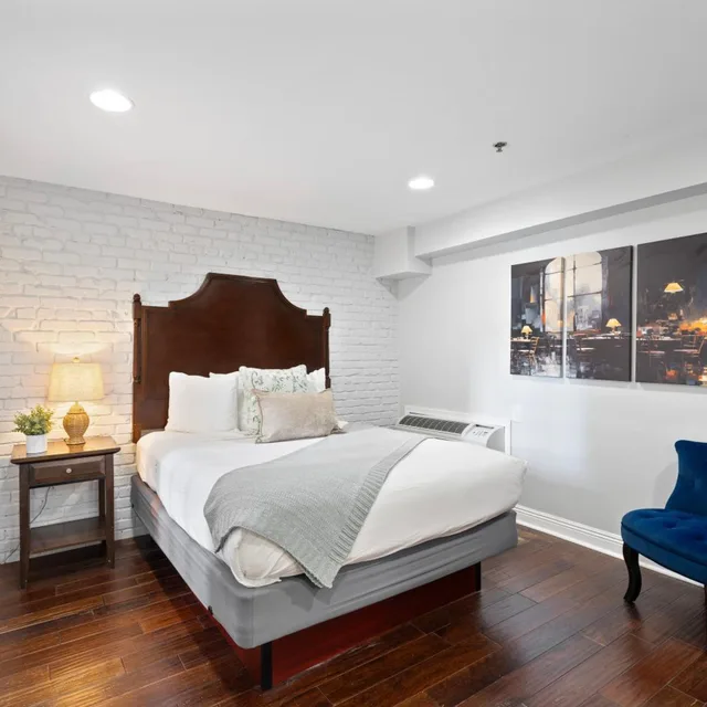غرفة قياسية بسرير كوين، Hotel St Pierre French Quarter 1/7