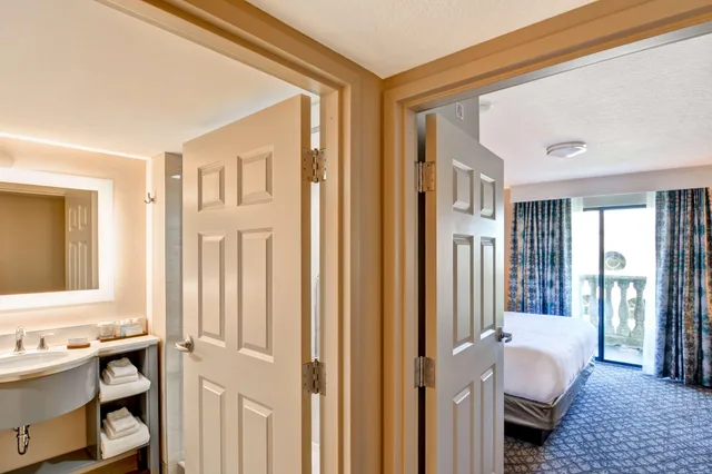 جناح بسرير كينج بشرفة، Embassy Suites By Hilton Orlando-Downtown 3/3