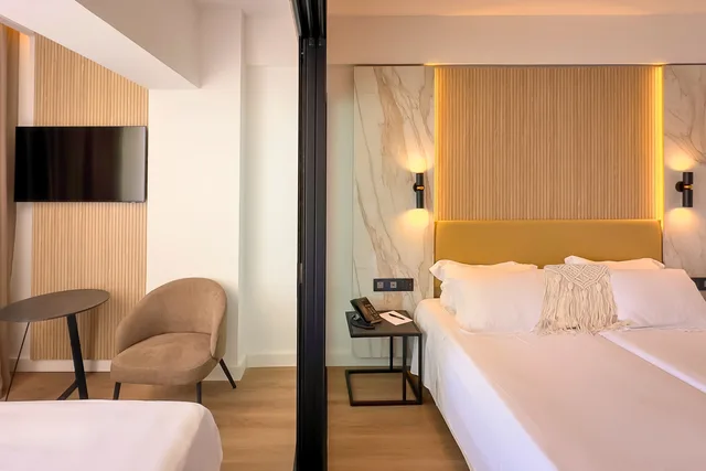 غرفة سوبيريور عائلية بإطلالة على البحر، Cavo Maris Beach Hotel 5/8