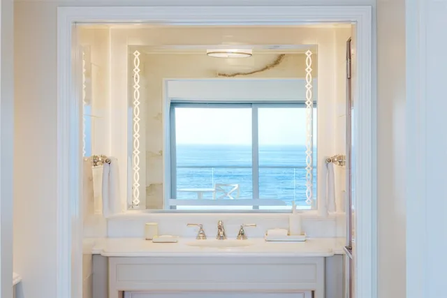 Room, Queen Bed, Ocean Front, Accessible، Surf and Sand Hotel 7/7