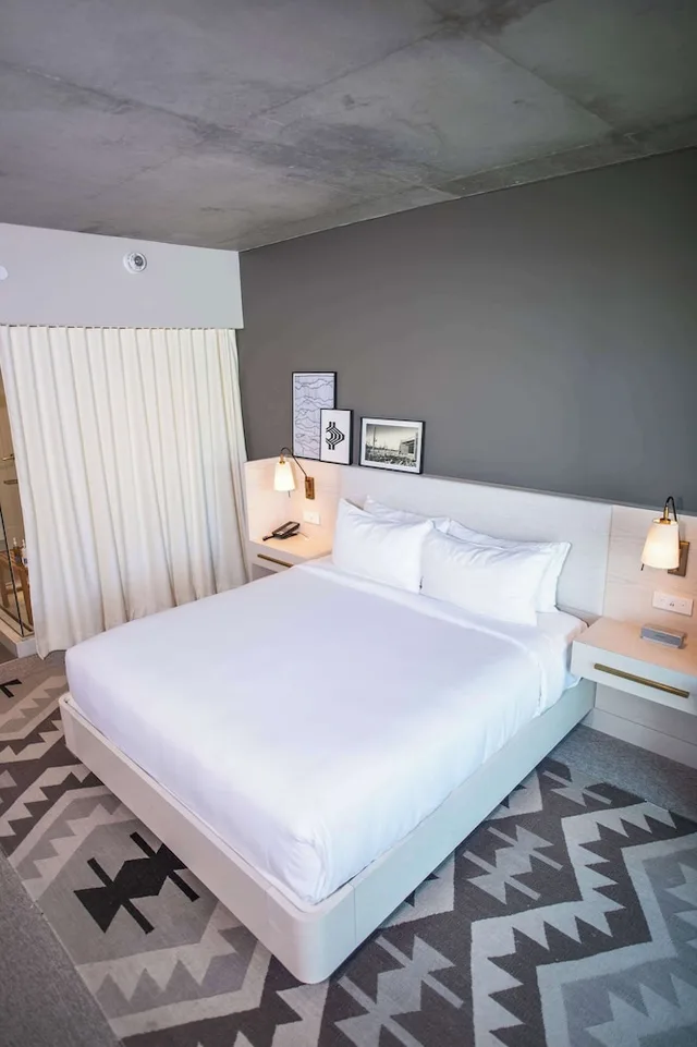 Mountain, Premium, King Bed، Mountain Shadows 5/10