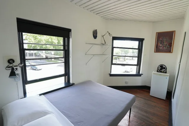 Room, Double Bed, Shared Bathroom, Small, Ocean Island Inn Backpackers Suites Hostel 1/10