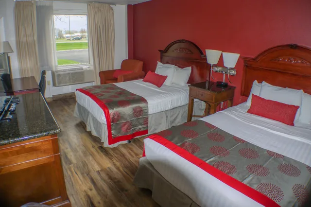 غرفة بسريرين مزدوجين، Albert Lea Inn & Suites 4/8