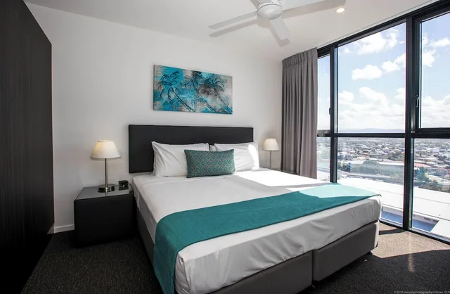 غرفة بسرير كينج بغرفة نوم واحدة، Synergy Broadbeach 1/3